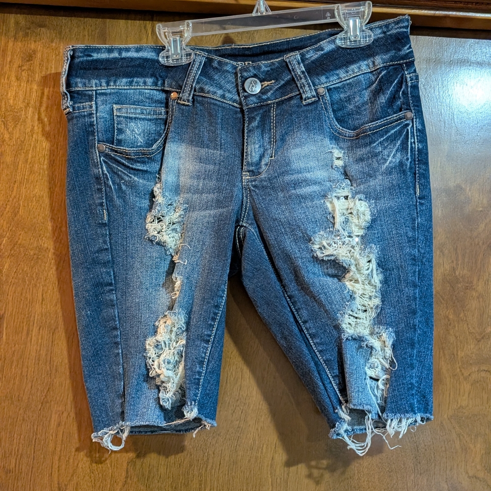Decree Distressed Blue Denim Shorts Size 7